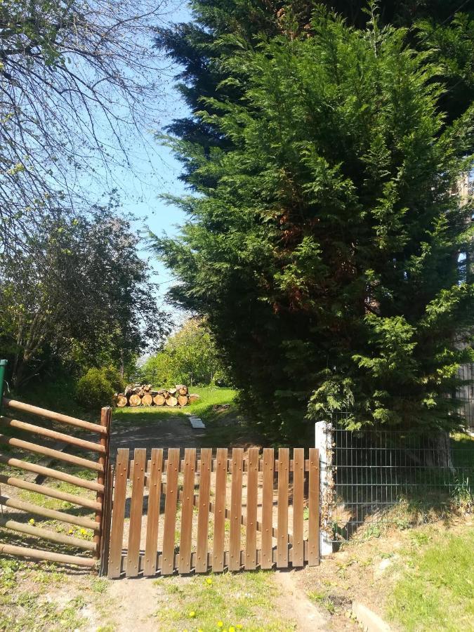 Le Gite Insolite Gonnedouille Gonneville-en-Auge Exterior foto