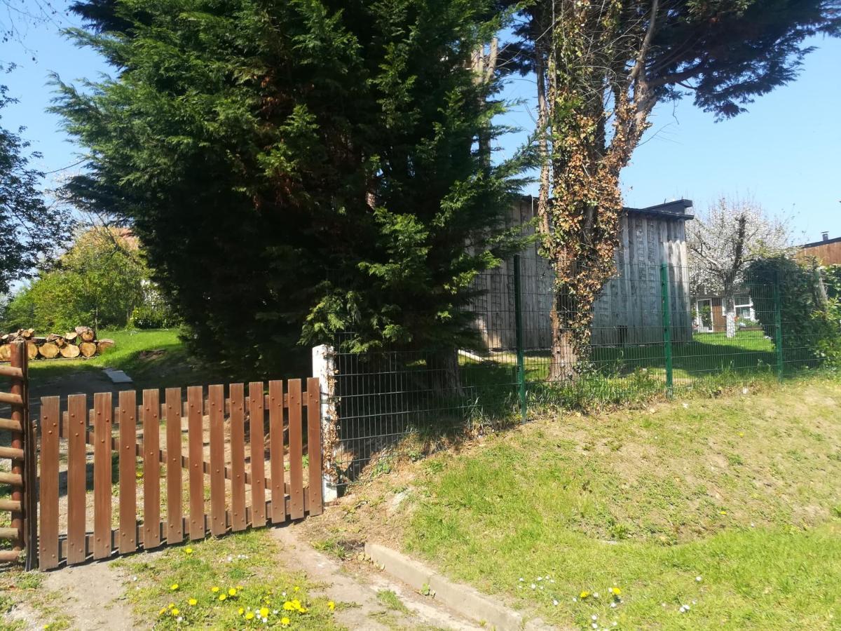 Le Gite Insolite Gonnedouille Gonneville-en-Auge Exterior foto